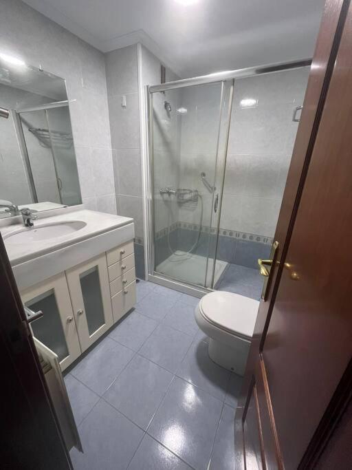 Piso En Bouzas Con Vistas A La Ria Appartamento *