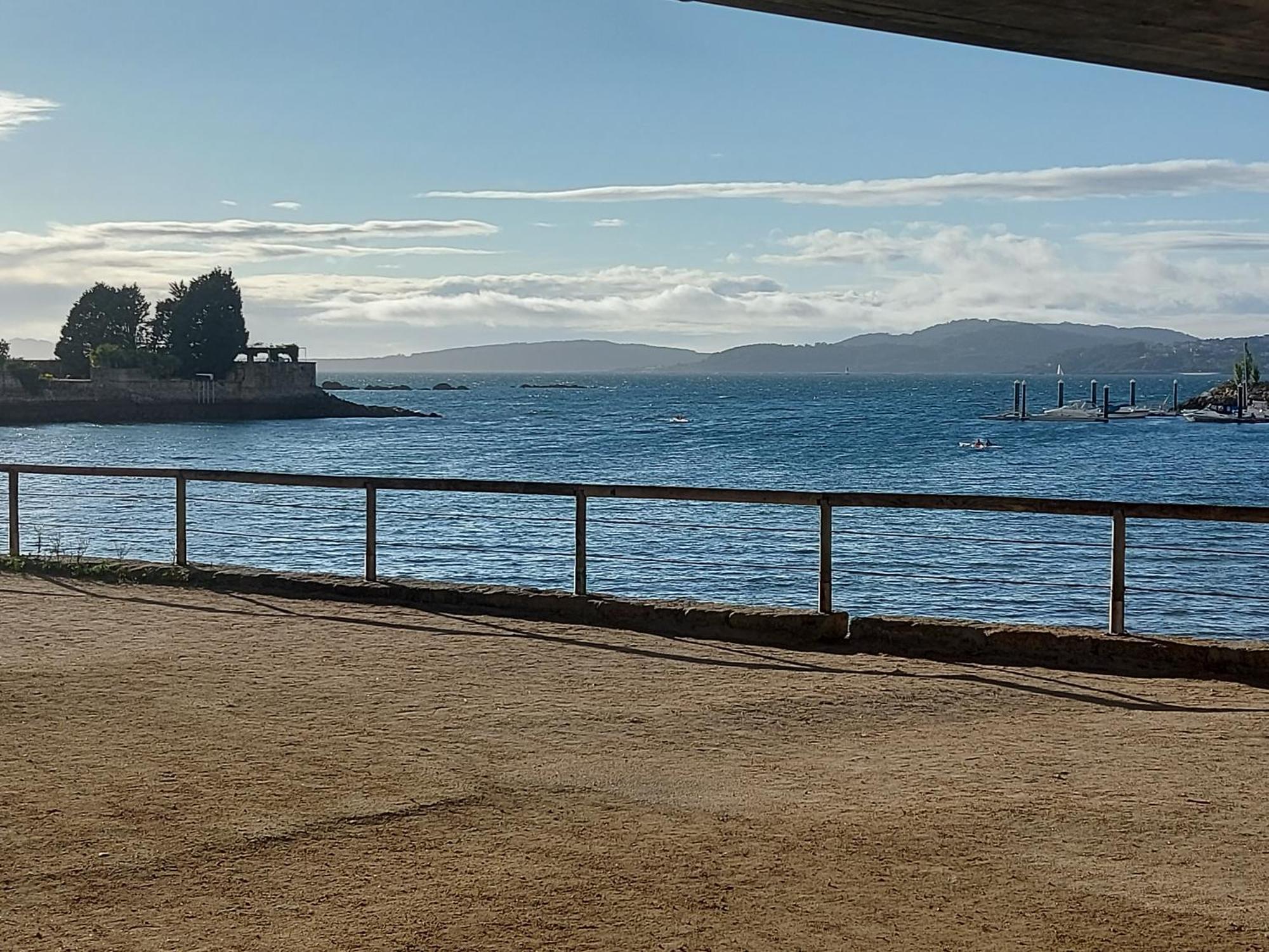 Piso En Bouzas Con Vistas A La Ria Appartamento *